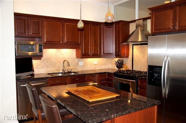Chestnut Cabinets/Sapphire Granite/Stainless - 800 W Cornelia Ave