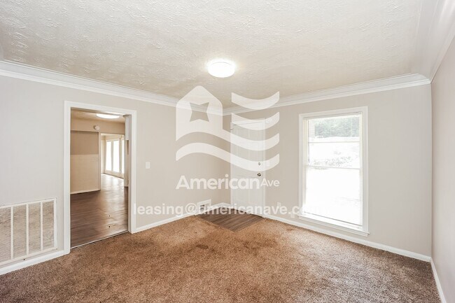 Building Photo - 3912 Mosley Dr