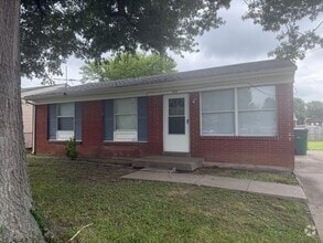 Building Photo - 508 Blossom Rd