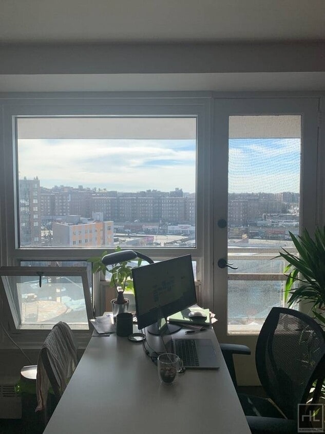 Building Photo - Large Studio with City View In Rego Park, NY