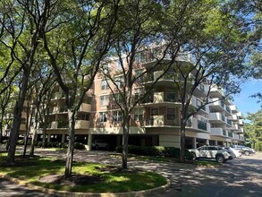 Building Photo - 200 Grand Cove Way