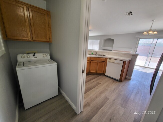 Foto del edificio - 4114 Hemphill St