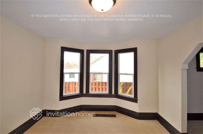 Foto del edificio - 745 Oakdale Ave