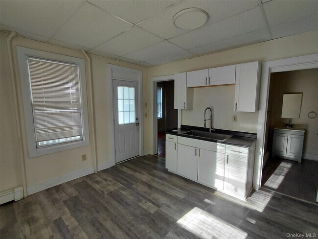 Foto del edificio - 8 Center St