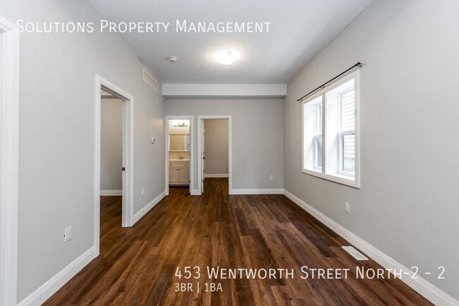 Building Photo - 453 Wentworth St N