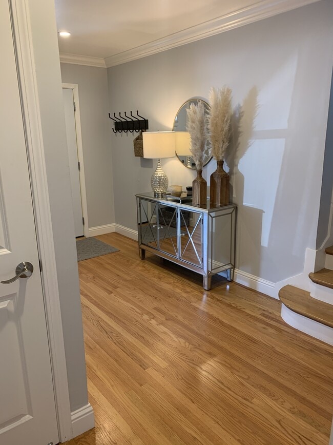 Building Photo - 1417 Sunnyslope Ave