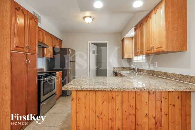 Building Photo - 8707 N 41st Ave