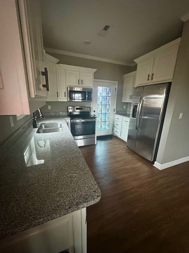 Foto del edificio - 3 Bedroom 2 Bathroom Home in Muscle Shoals