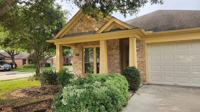Building Photo - 26107 Lillian Springs