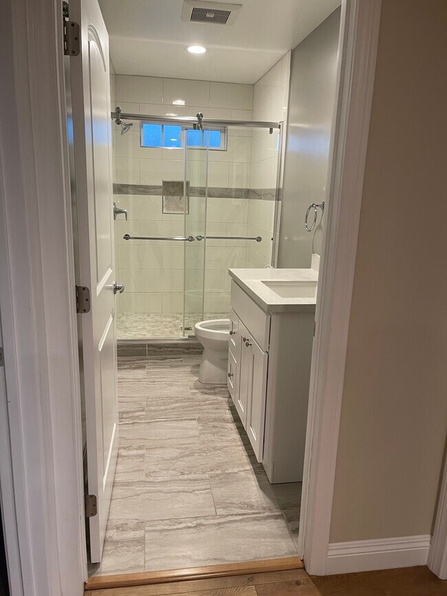 10324 Eton Ave, Chatsworth, CA 91311 Townhome Rentals in Chatsworth CA