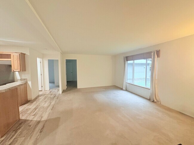 Foto del edificio - Charming Country Home on Over an Acre – Ci...