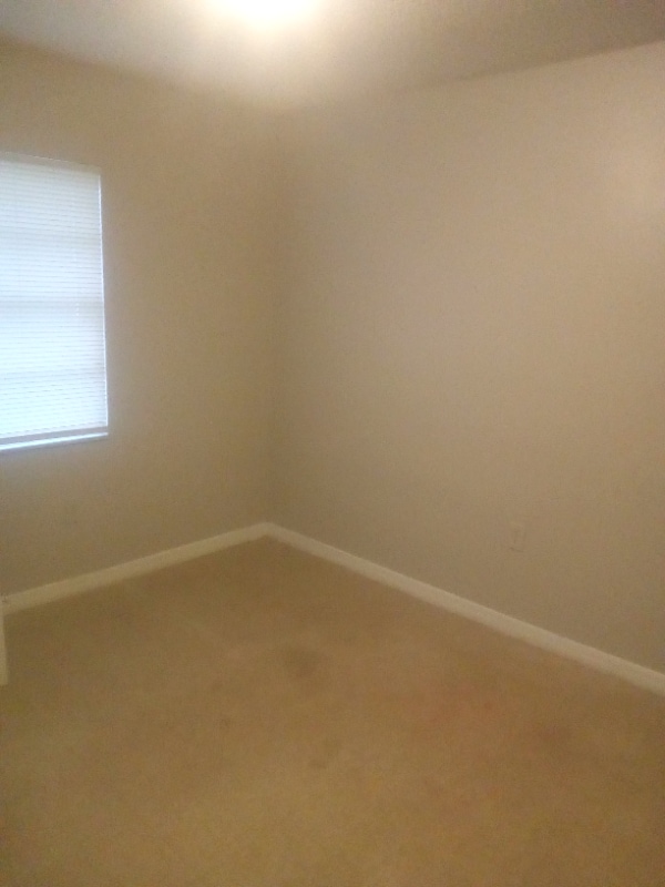 Building Photo - 1721 Birchwood Cir