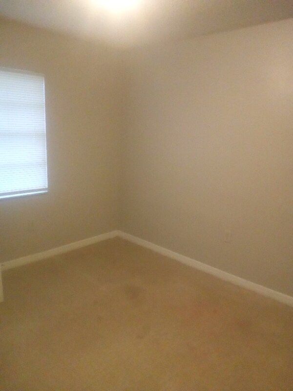 Building Photo - 2010 Birchwood Cir