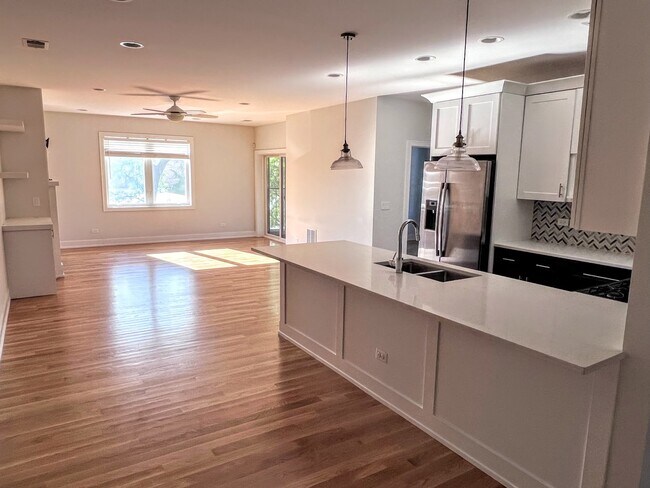 Foto del edificio - 3203 N Ridgeway Ave