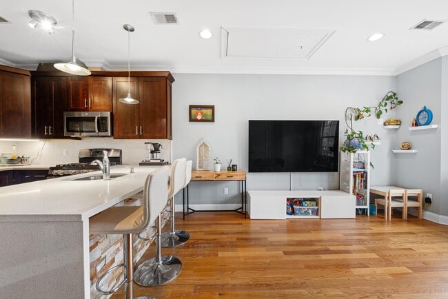 Foto del edificio - 165 Thorne St