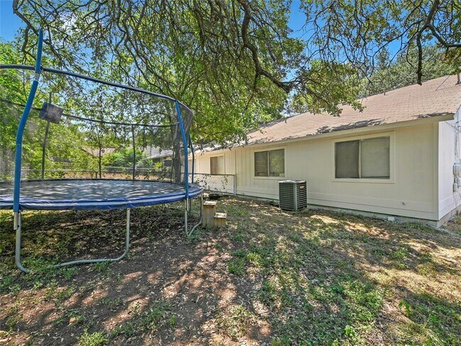 Foto del edificio - 12002 Arrowwood Dr