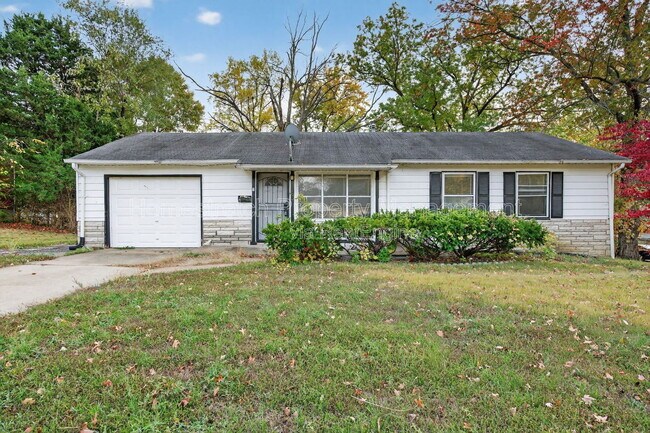 Building Photo - 1700 Dellwood Ct