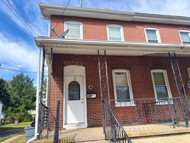 Foto del edificio - 26 Upland Ave