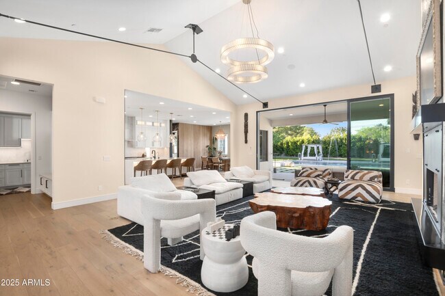 Foto del edificio - 2912 E Pierson St