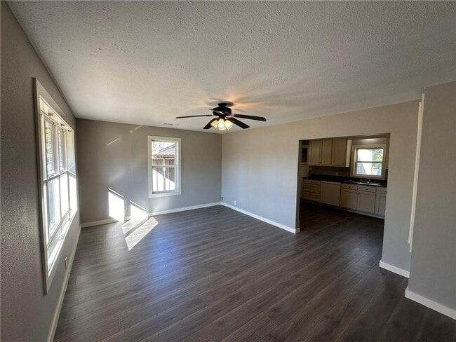 Building Photo - 803 E Greenfield St