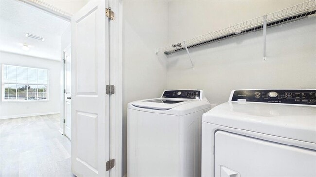 Building Photo - 710 Barclay Wood Dr