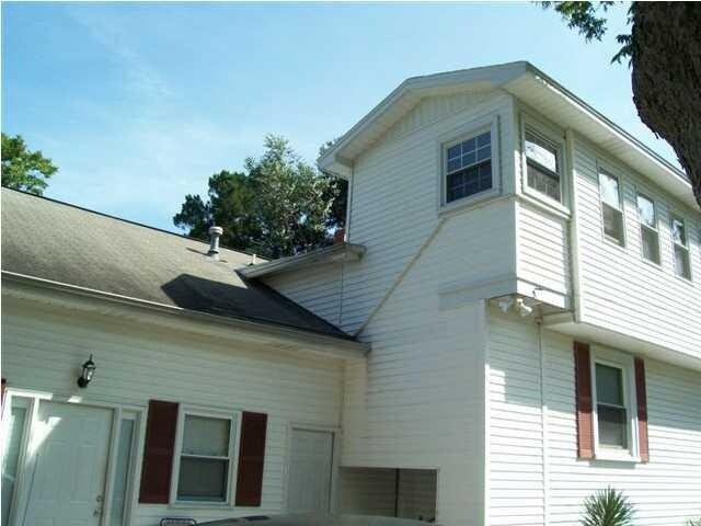 Building Photo - 323 Riverland Dr