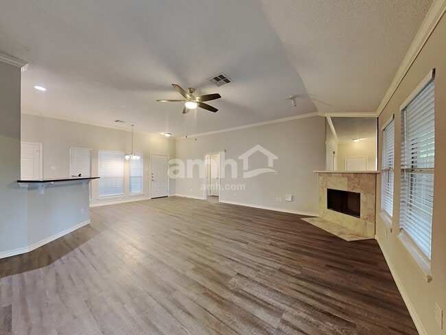 Building Photo - 11907 Santa Fe Trl