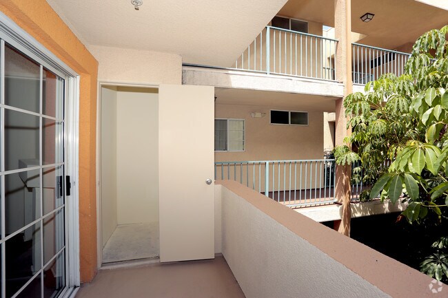 Maravilla Apartments At Csun Northridge Ca 2br 2ba Dorado Maravilla Apartments At Csun