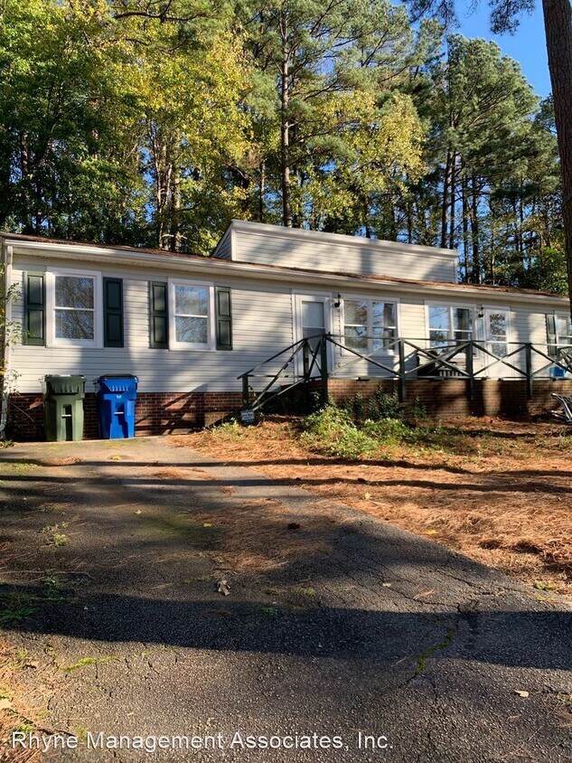 2 br, 1 bath House 835A Barringer Drive House Rental in Raleigh