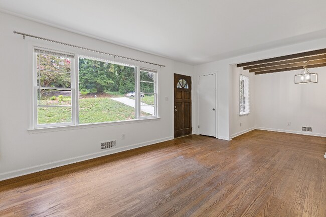 Foto del edificio - 1982 Rena Cir SW