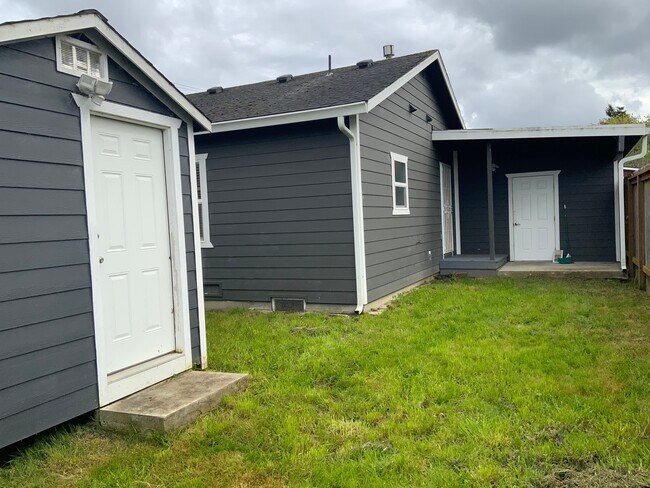 Foto del edificio - 3880 Rohnerville Rd