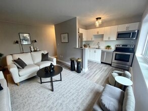 Building Photo - 385 Melvin Ave