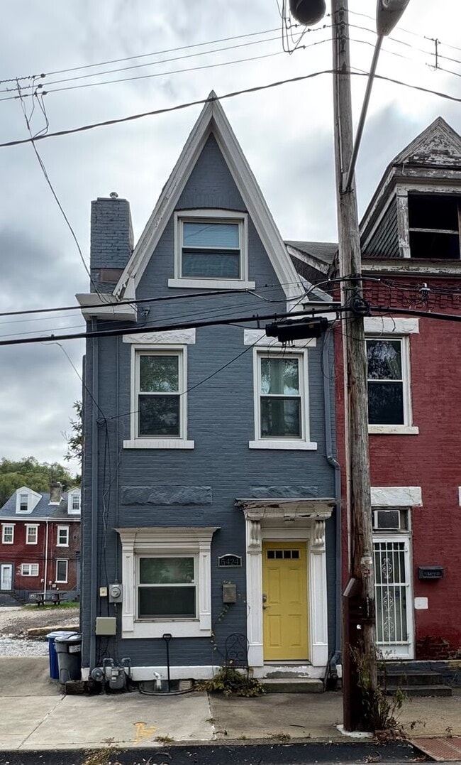 Building Photo - Charming 2 Bedroom 2 Bathroom House in Lawrenceville!