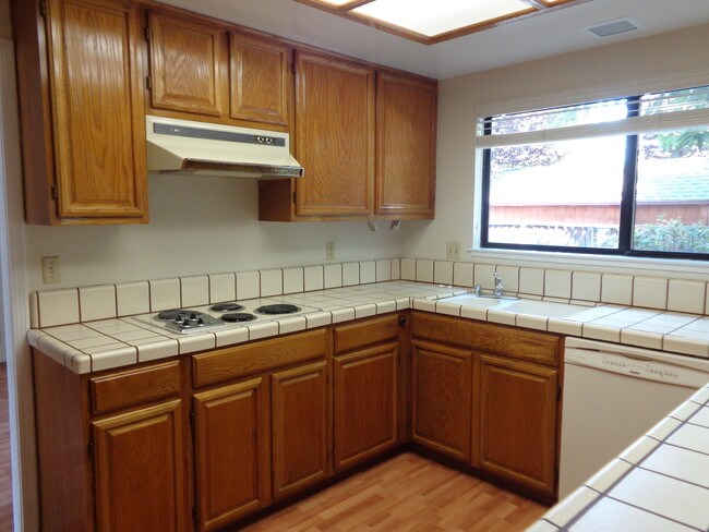 Building Photo - 419 Merlot Dr