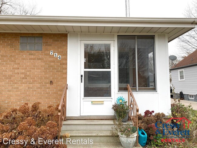 Foto del edificio - 2 br, 2 bath House - 714 Botham Ave