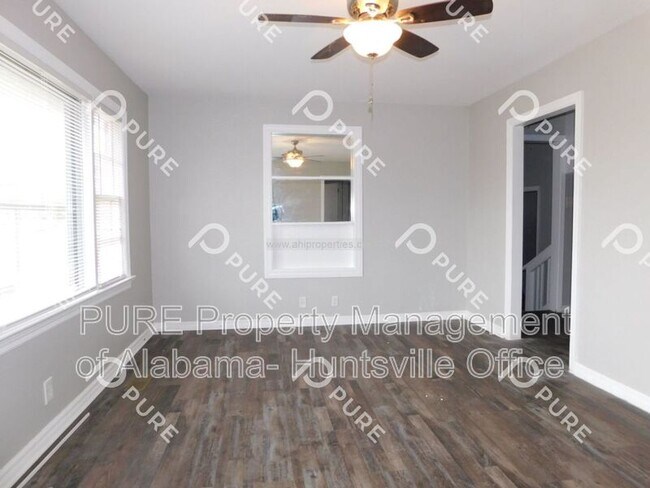 Building Photo - 805 Jackson Dr