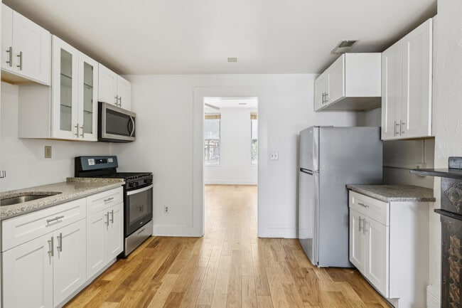 Kitchen - 4723 Butler St