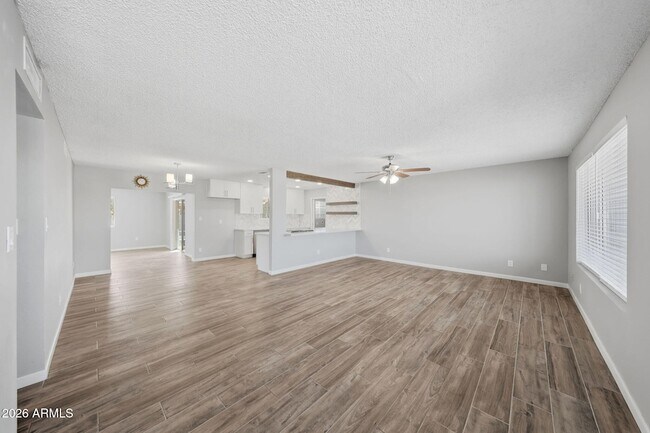 Foto del edificio - 9603 W Purdue Ave