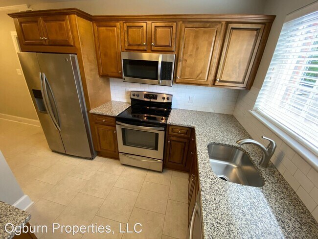 Building Photo - 237 N Sunset Dr