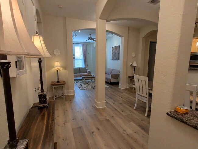 Foto del edificio - 2-Bed/2-Bath in Green Hills/Hillsboro Village