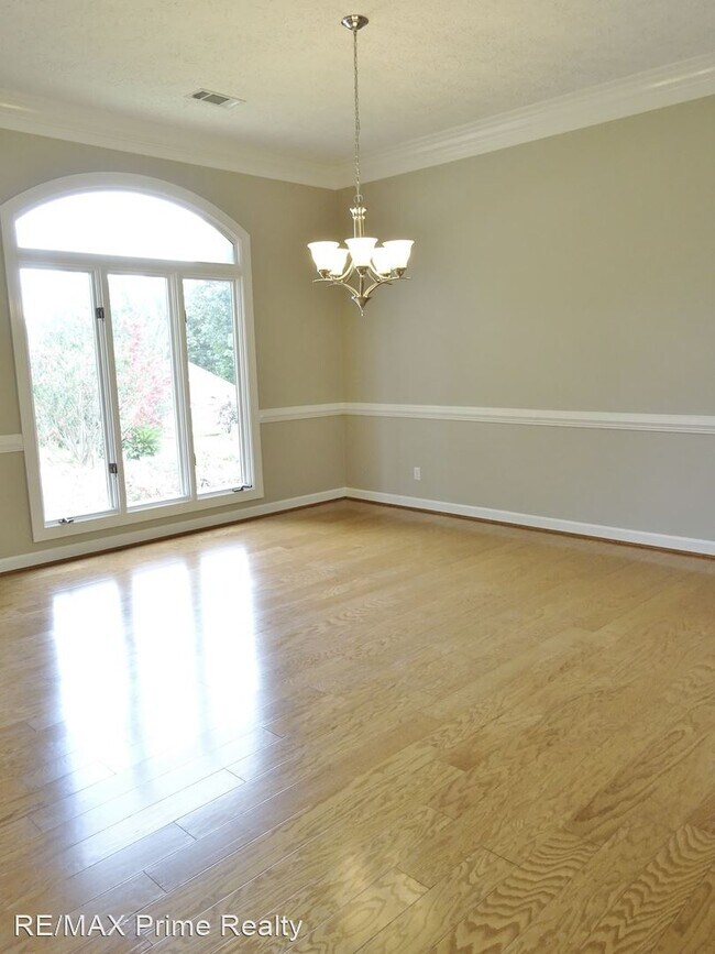 Building Photo - 3 br, 2.5 bath House - 6548 Mink Drive