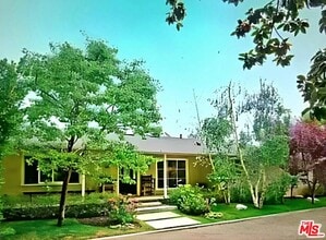 Building Photo - 13324 Sunset Blvd