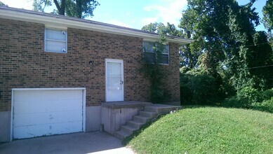 Building Photo - 7337 Hartford Ave