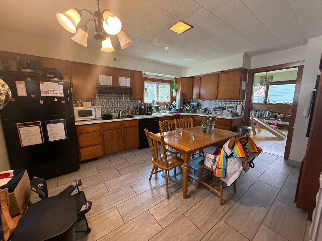Foto principal - 3 Bed 2 Bath Single Family Home in Antigo