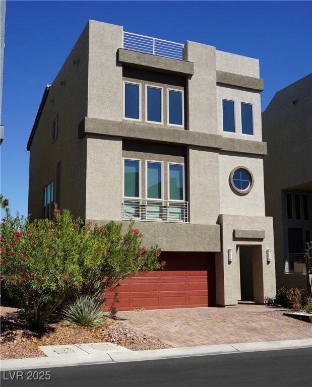 Building Photo - 8036 Carpenter Creek Ave