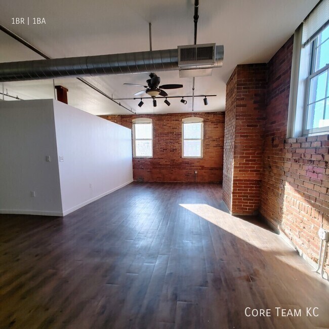 Building Photo - 204 Walnut St