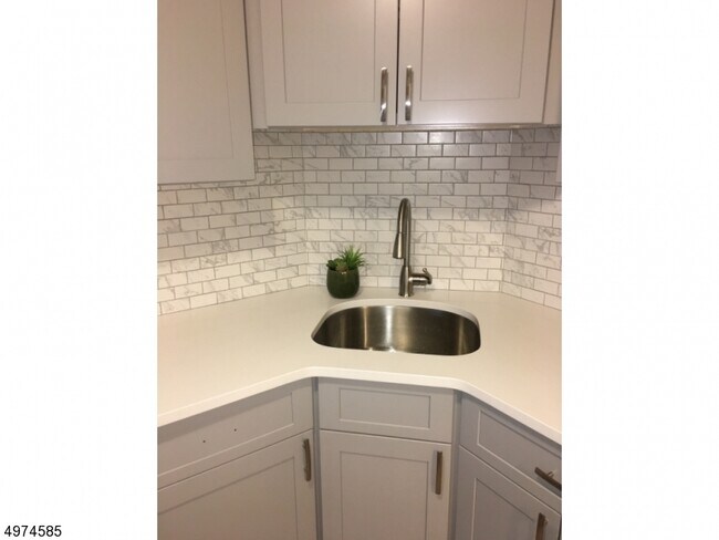 Foto del edificio - 91 Drake Ln