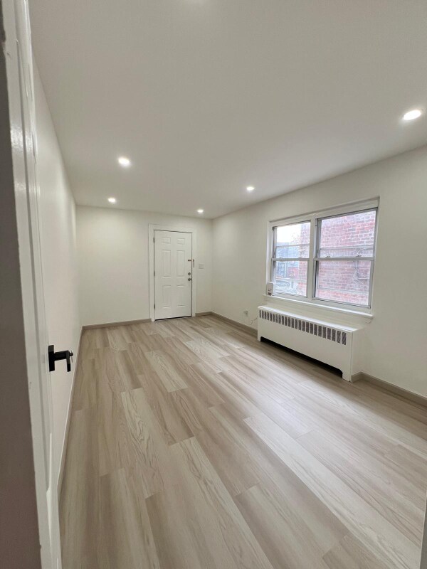 Foto del edificio - 60-57 59th Ave