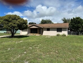 Building Photo - 225 Sparrow Ave