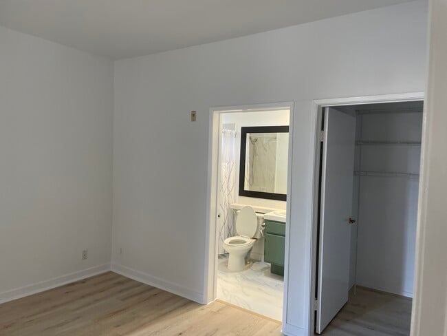 Building Photo - 525 S Berendo St